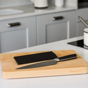 Нож кухонный KitchenAid Coreline с защитным чехлом для лезвия, 20 см (KOG8IFSSOHOBA)