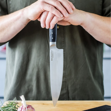 Нож кухонный KitchenAid Coreline с защитным чехлом для лезвия, 20 см (KOG8IFSSOHOBA)