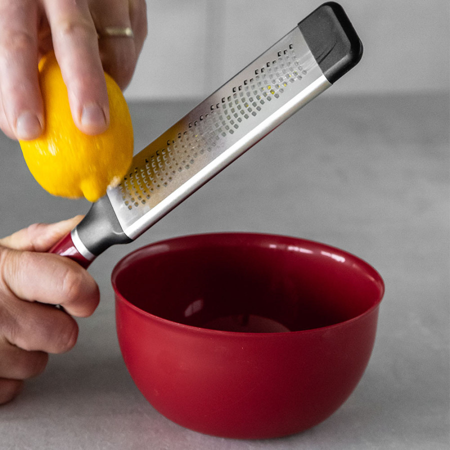 Терка для специй KitchenAid Coreline 31 см с чехлом (KAG321OHERE)