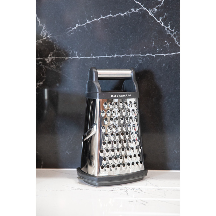 Терка чотирьохстороння з контейнером KitchenAid Universal (KQG300OSOBE)
