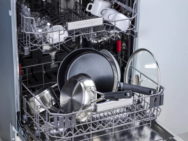 Сотейник з кришкою 26 см KitchenAid Classic Stainless Steel (CC004001-001)