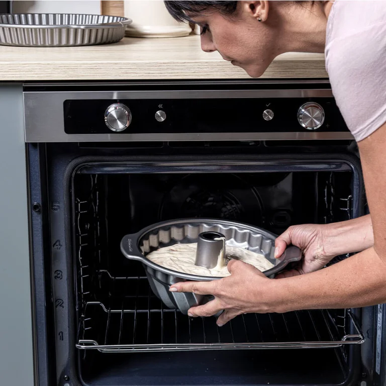 Форма для випікання 24 см KitchenAid Aluminized Steel Bakeware (CC003297-001)