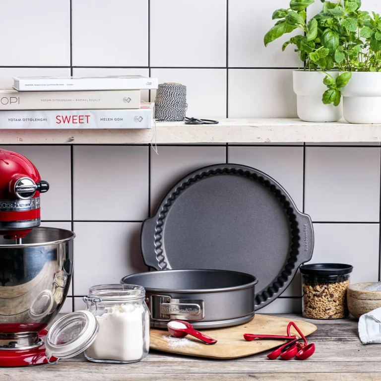 Форма для випікання 28 см KitchenAid Aluminized Steel Bakeware (CC003301-001)