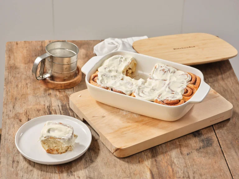 Форма для випікання з кришкою 3,8 л KitchenAid Stoneware (CC006109-001)