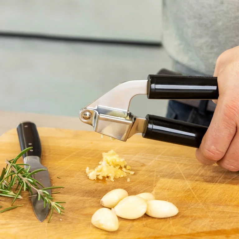 Прес для часнику KitchenAid Classic, 19 см (KCG132OHOBE)