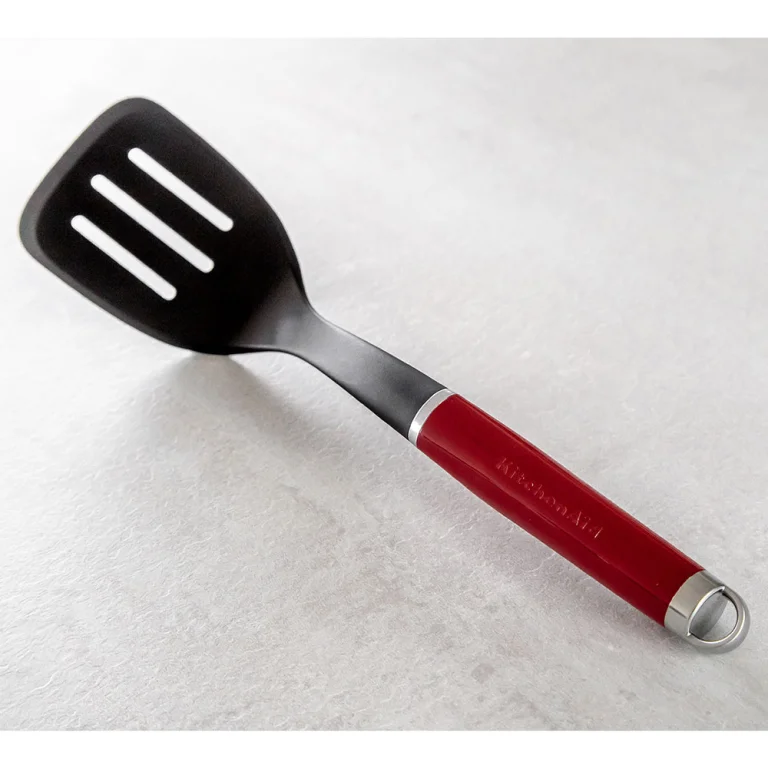 Лопатка з прорізами KitchenAid Coreline, 35 см (KAG002OHERE)
