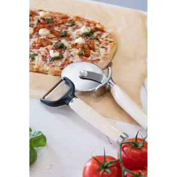 Овочечистка горизонтальна KitchenAid Coreline, 18,8 см, кремовий (KAG145OHACE), купити в Україні, найкраща ціна – KitchenAid - Фото 5