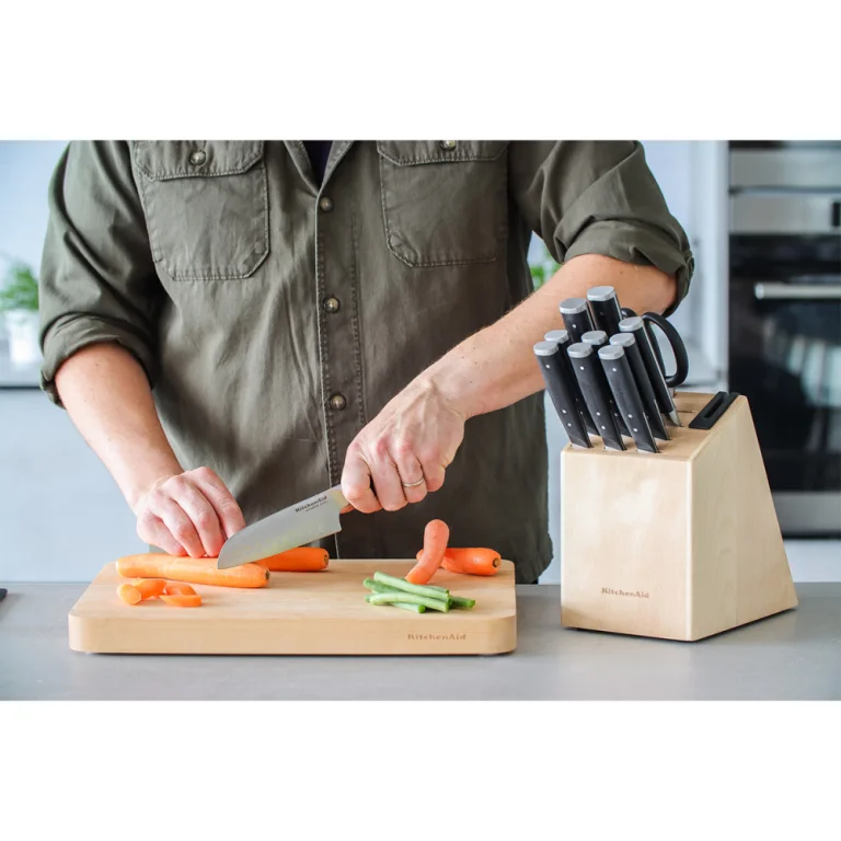 Набір ножів в колодці KitchenAid Coreline, 11 предметів (KAG12STSNBXOBQ)