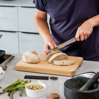 Ніж для хліба KitchenAid Coreline з захисним чохлом для леза, 20 см (KOG8IRSSOHOBA), купити в Україні, найкраща ціна – KitchenAid - Фото 1