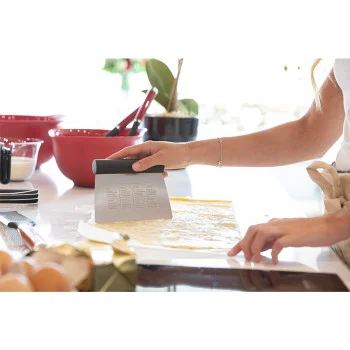Кондитерський шпатель KitchenAid Universal, 15,2 х 11,5 х 2,6 см,чорний (KQG050OHOBE), купити в Україні, найкраща ціна – KitchenAid - Фото 7