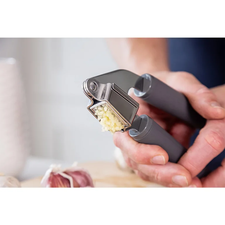 Прес для часнику KitchenAid Coreline, 19 см (KAS132OHCGG)