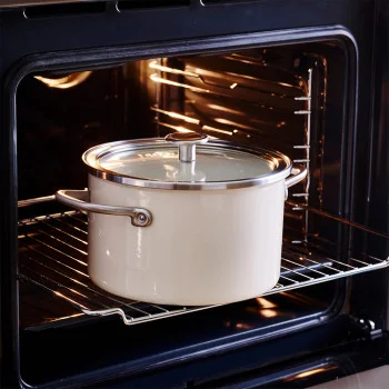 Каструля з кришкою KitchenAid Steel Core, 20 см, 3,7 л, мигдальний крем (CC003266-001), купити в Україні, найкраща ціна – KitchenAid - Фото 1