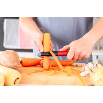 Овочечистка вертикальна KitchenAid Classic, 20 см, червоний (KHA112OHEREG), купити в Україні, найкраща ціна – KitchenAid - Фото 2
