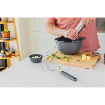 Картоплем'ялка KitchenAid Classic, 25,5 см, сірий (KHA008OHCHGG), купити в Україні, найкраща ціна – KitchenAid - Фото 2