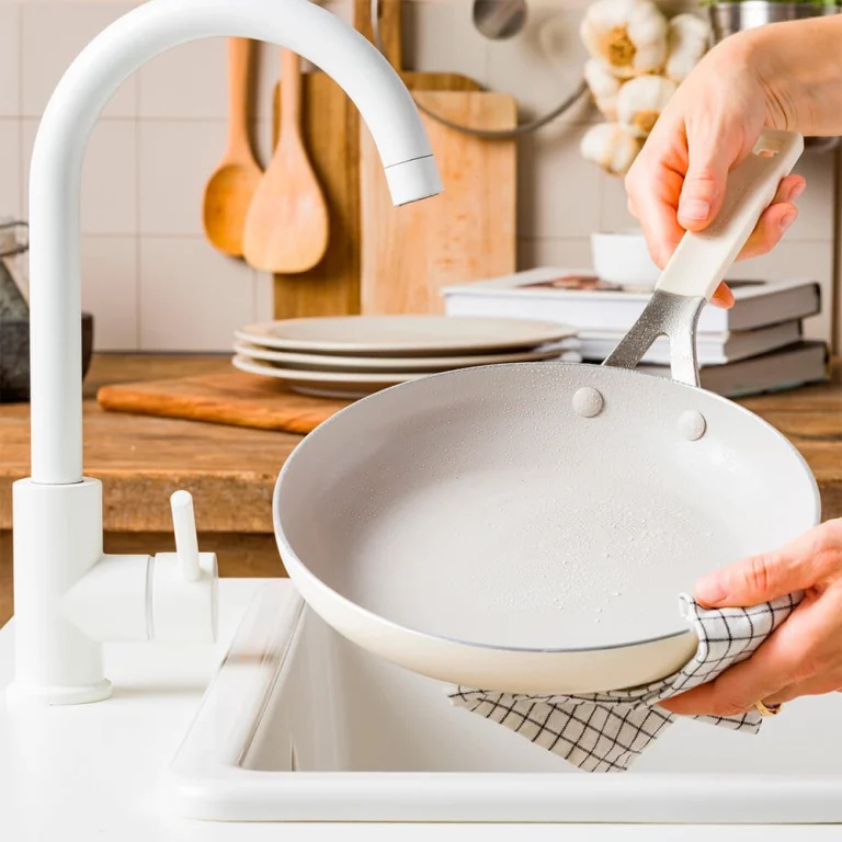 Сковорода 24 см KitchenAid Aluminium Ceramic (CC009715-001)